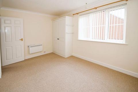 2 bedroom flat for sale, Dorothy Crescent, Skegness PE25