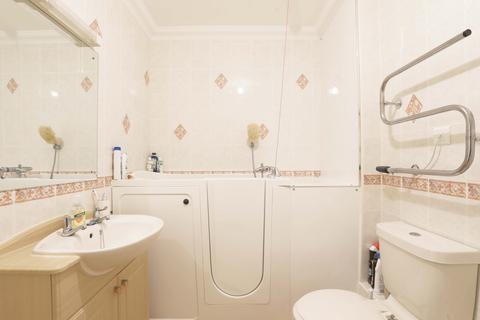 1 bedroom apartment for sale, Lefroy Court, Cheltenham GL51
