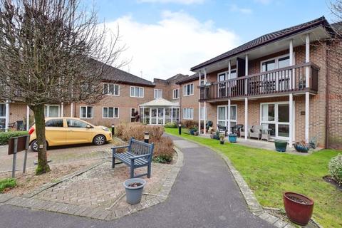 1 bedroom flat for sale, Fernlea Avenue, Ferndown BH22