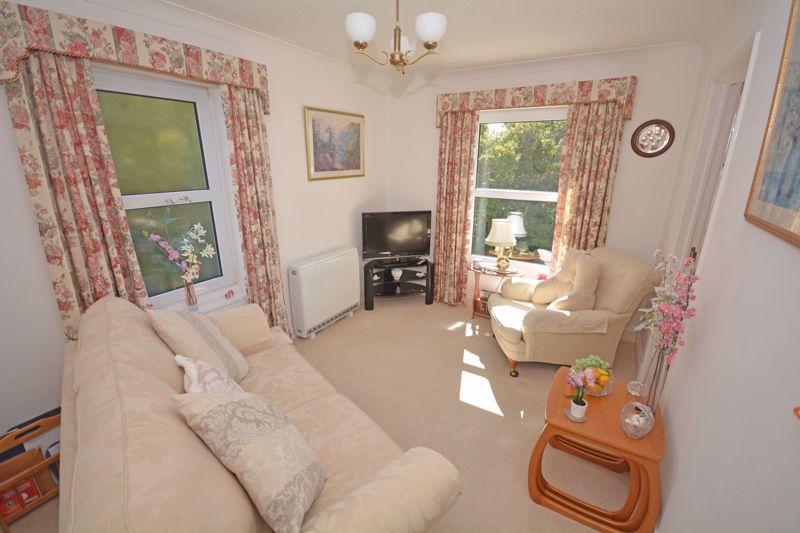 Higher Erith Road, Torquay TQ1 1 bed flat for sale £70,000