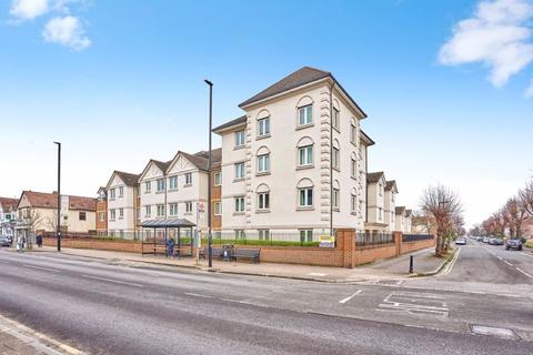 1 bedroom flat for sale, Parkland Grove, Ashford TW15