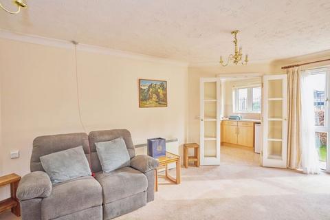 1 bedroom flat for sale, Parkland Grove, Ashford TW15