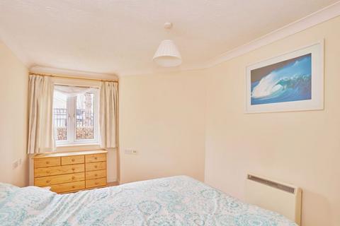 1 bedroom flat for sale, Parkland Grove, Ashford TW15