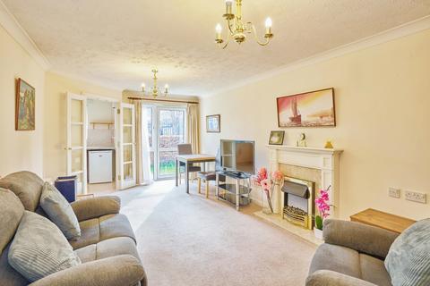 1 bedroom apartment for sale, Perrin Court, Ashford TW15