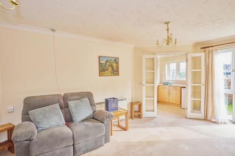 1 bedroom apartment for sale, Perrin Court, Ashford TW15