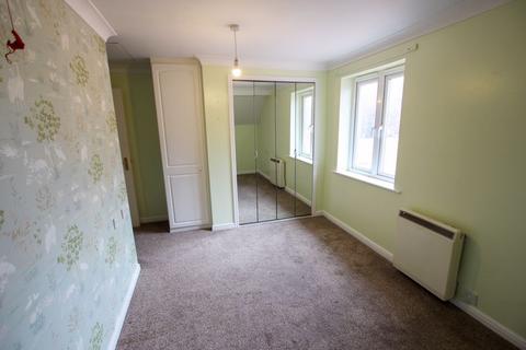 2 bedroom flat for sale, Manor Avenue, Manchester M41