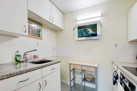 1 bedroom apartment for sale, Homeview House, Poole BH15