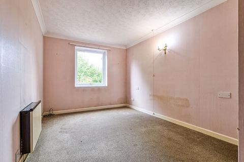2 bedroom flat for sale - Ruskin Court, Knutsford WA16