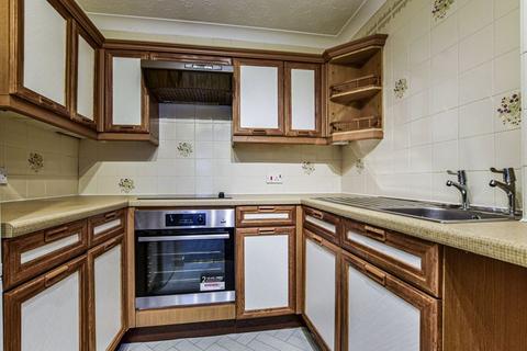 2 bedroom flat for sale, Ruskin Court, Knutsford WA16