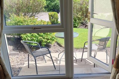 2 bedroom flat for sale, Ruskin Court, Knutsford WA16