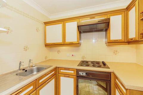 1 bedroom apartment for sale, Poplar Court, Lytham St. Annes FY8