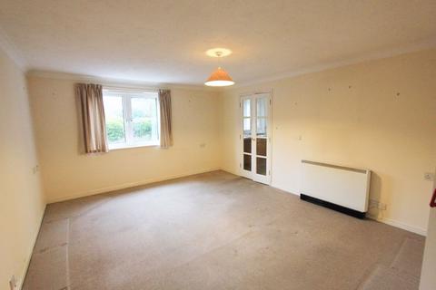 2 bedroom flat for sale, off Walderslade Road, Chatham ME5