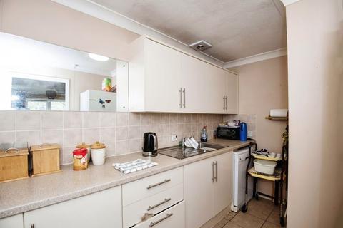 3 bedroom flat for sale, Hopewell Drive, Chatham ME5