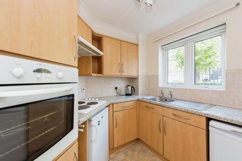 1 bedroom apartment for sale, Perrin Court, Ashford TW15