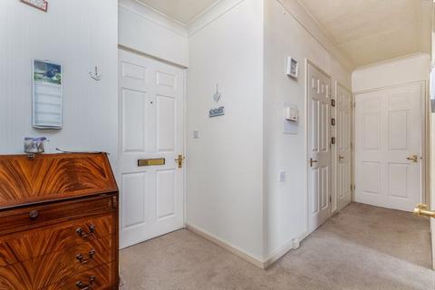 2 bedroom flat for sale, Beechwood Gardens, Caterham CR3