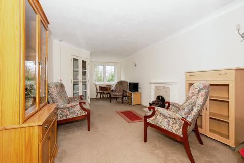 1 bedroom apartment for sale, Saddlers Court, Epsom KT18