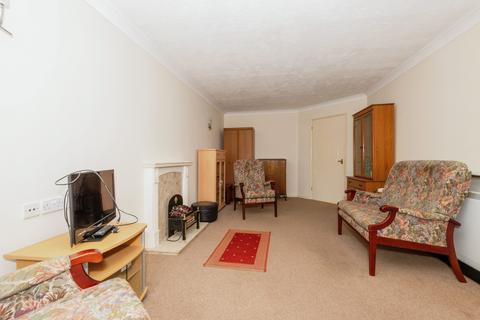 1 bedroom apartment for sale, Saddlers Court, Epsom KT18