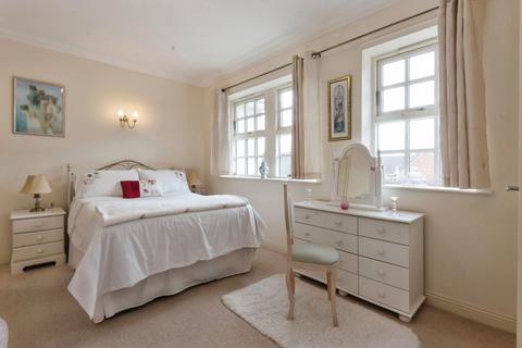 2 bedroom flat for sale, Brampton Lane, Northampton NN6