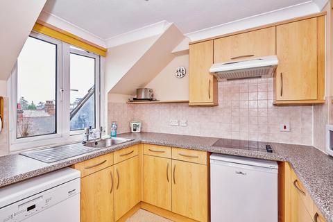 2 bedroom apartment for sale, Perrin Court, Ashford TW15