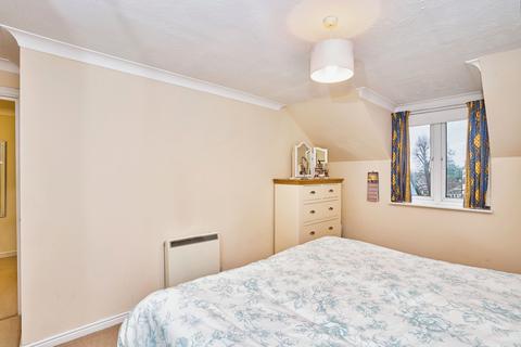 2 bedroom apartment for sale, Perrin Court, Ashford TW15