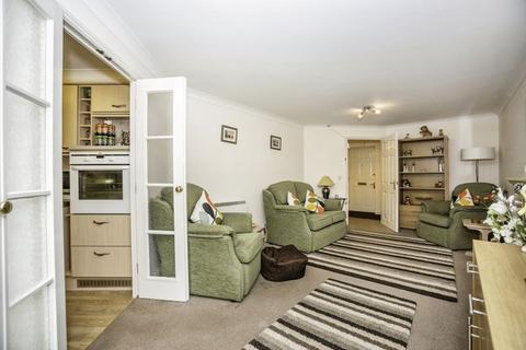 1 bedroom flat for sale, Glen View, Gravesend DA12
