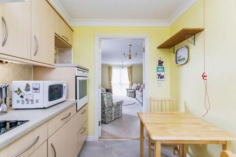 1 bedroom flat for sale, High Street, Edenbridge TN8