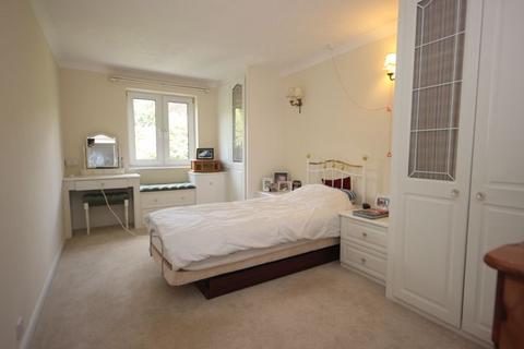 2 bedroom flat for sale, 91-103 Croydon Road, Caterham CR3