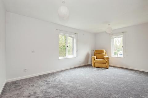 Holly Court, Leatherhead KT22