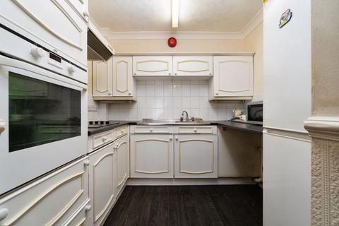 1 bedroom flat for sale, Thicket Road, Sutton SM1