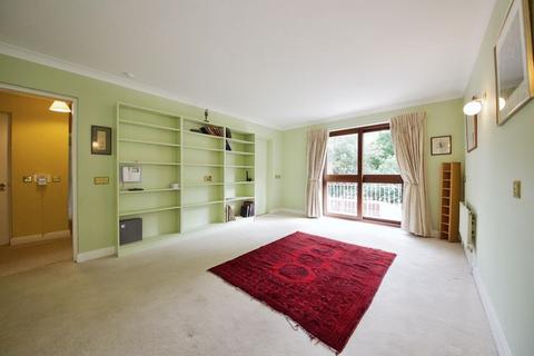 2 bedroom flat for sale - Finchley Road, London NW3