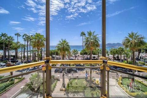 2 bedroom flat, Cannes, Croisette, 06400, France