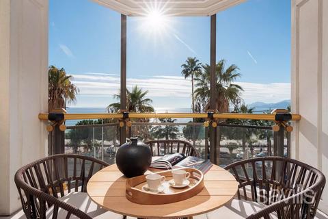 2 bedroom flat, Cannes, Croisette, 06400, France