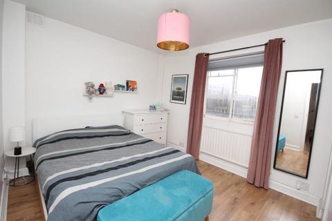 2 bedroom flat to rent - Pemberton Gardens, Archway, London, N19 5RN