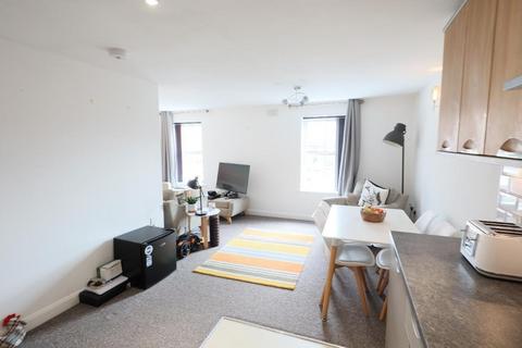 2 bedroom apartment to rent, Stone ST15