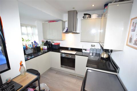 3 bedroom semi-detached house for sale - Connaught Road, Sutton, SM1