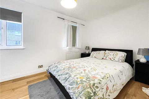 250 Westmacott Drive, Feltham, TW14 9XA
