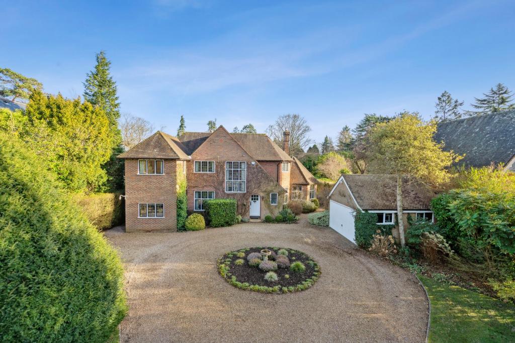 Windsor Road, Gerrards Cross, Buckinghamshire 5 bed detached house for