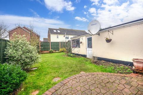 3 bedroom semi-detached house for sale, David Avenue, Wickford, Essex