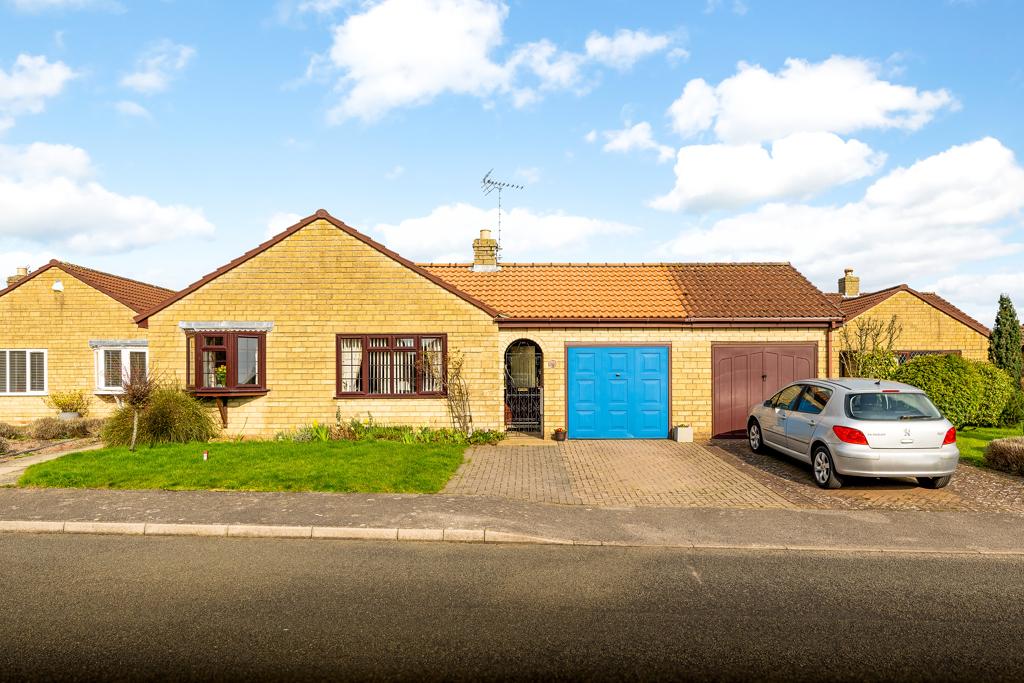 Ermine Drive, Navenby, Lincoln... 3 bed detached bungalow for sale £