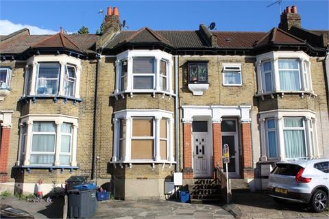 3 bedroom flat to rent, Parchmore Road, Thornton Heath, CR7