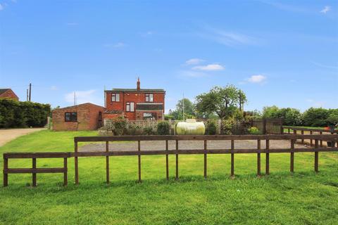 3 bedroom detached house for sale, Gallamore Lane, Middle Rasen LN8