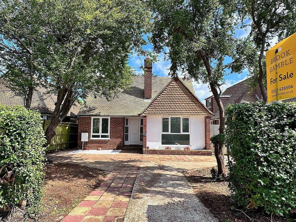 Kings Drive, Eastbourne BN21 3 bed bungalow for sale £475,000