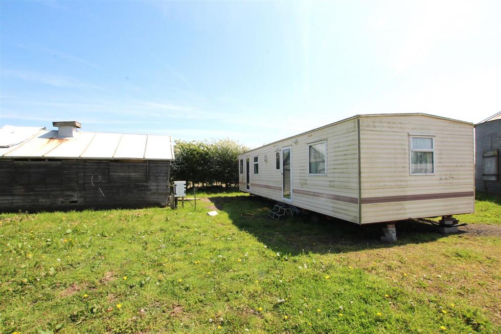 Poultry House &amp; Caravan.JPG