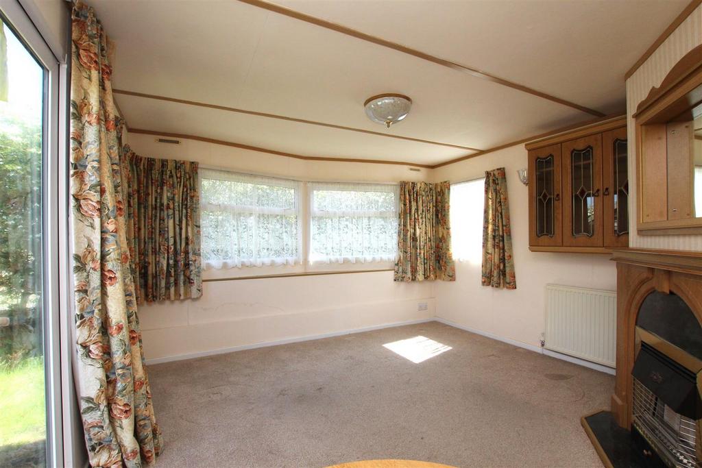 Caravan Living Room 2 - Copy.JPG