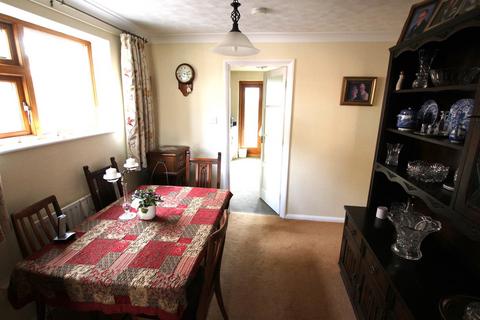 14 Meadowfield, Middle Rasen, Market Rasen, LN8 3TP