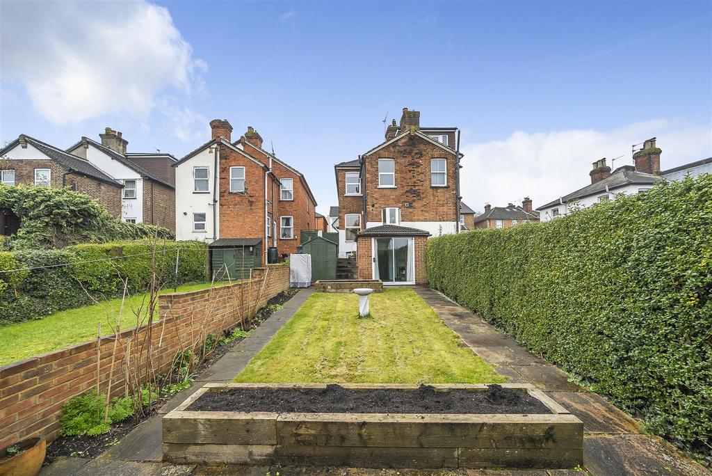 Denzil Road, Guildford 3 bed house for sale £650,000