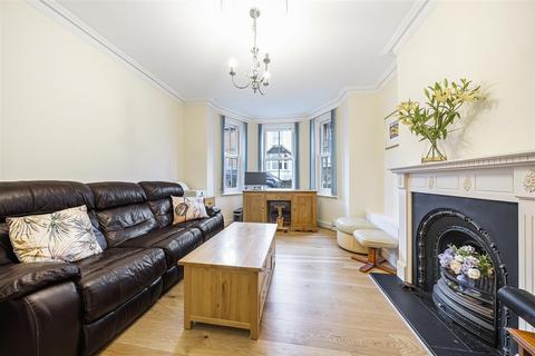 10 Denzil Road, Guildford, GU2 7NQ
