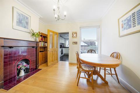 10 Denzil Road, Guildford, GU2 7NQ