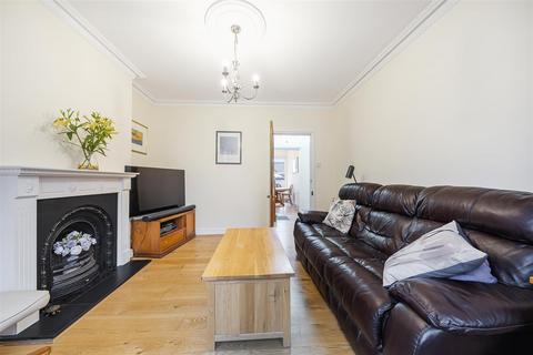 10 Denzil Road, Guildford, GU2 7NQ