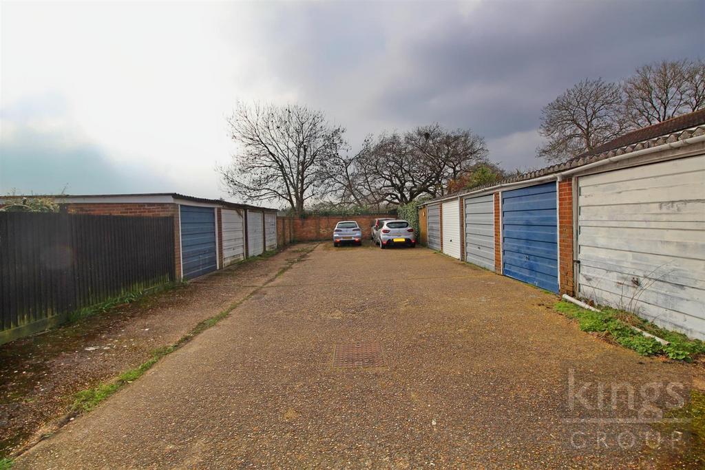 Garage En-Block